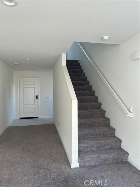 Detail Gallery Image 6 of 26 For 20107 Curaco Ct, Riverside,  CA 92507 - 5 Beds | 3/1 Baths