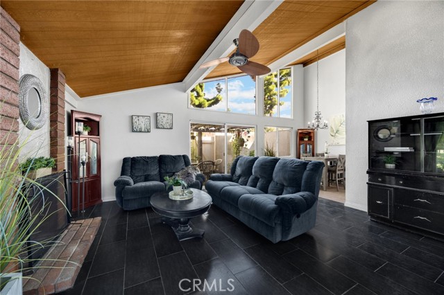 Detail Gallery Image 2 of 19 For 1399 Fredericks, Upland,  CA 91786 - 2 Beds | 1 Baths