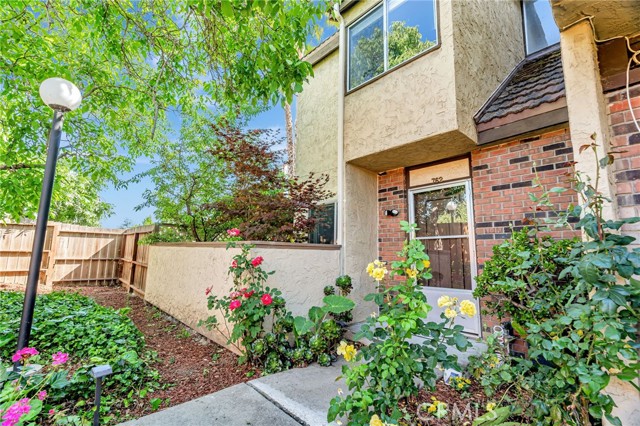 Detail Gallery Image 4 of 42 For 762 Dragonfly Ct, San Jose,  CA 95133 - 2 Beds | 1/1 Baths