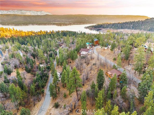 Detail Gallery Image 4 of 28 For 1237 Ridge Rd, Fawnskin,  CA 92333 - – Beds | – Baths