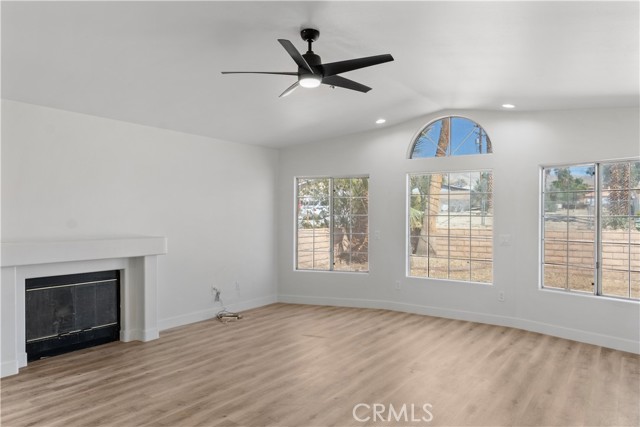 13565 Monterey RD, Desert Hot Springs CA: https://media.crmls.org/medias/ac89c40d-56dd-4056-83d0-d53f5602827b.jpg