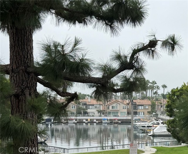 Detail Gallery Image 1 of 33 For 5422 Heron Bay #23,  Long Beach,  CA 90803 - 4 Beds | 3/1 Baths