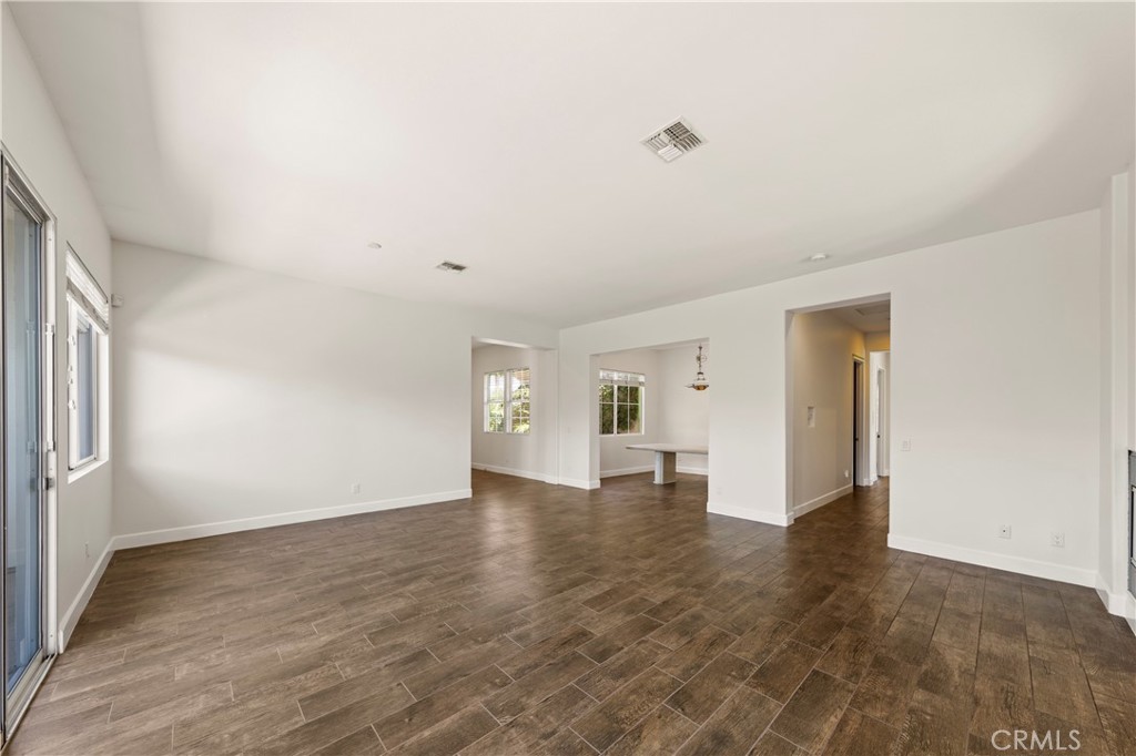 MLS #OC25175236 image #8