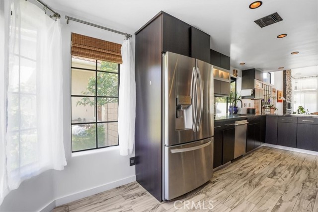 479 Pesaro Street, Oak Park CA: https://media.crmls.org/medias/ac8bbe18-d583-4eab-92c9-ec8ef6831f7b.jpg