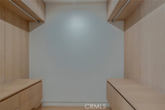 Image 36 of 52 For 4939 Petit Avenue