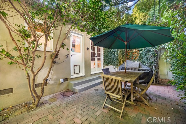 Detail Gallery Image 15 of 17 For 1240 Greenacre Ave, West Hollywood,  CA 90046 - 2 Beds | 1 Baths