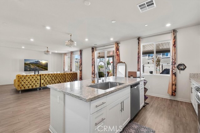 Detail Gallery Image 11 of 37 For 728 Freesia Cir, San Jacinto,  CA 92583 - 4 Beds | 3/1 Baths