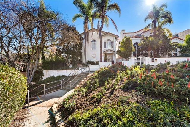 Detail Gallery Image 8 of 28 For 322 Jasmine Ave, Corona Del Mar,  CA 92625 - 4 Beds | 2 Baths