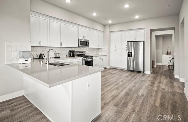 Detail Gallery Image 7 of 16 For 1661 Spring St #444,  Davis,  CA 95616 - 3 Beds | 2/1 Baths