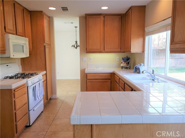 Light and Bright Kitchen