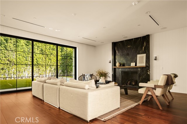 Detail Gallery Image 3 of 41 For 4930 Edgerton Ave, Encino,  CA 91436 - 5 Beds | 5/1 Baths