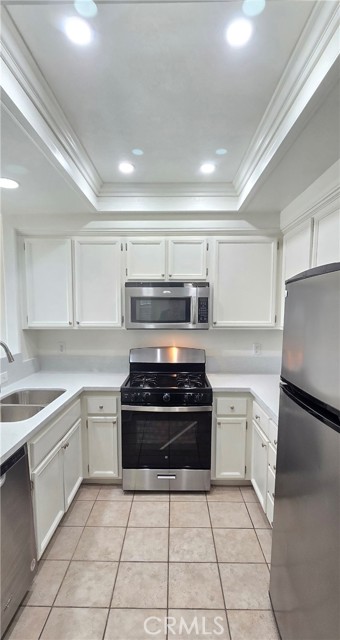 Detail Gallery Image 8 of 71 For 2110 Almeria St #106,  Corona,  CA 92879 - 3 Beds | 2/1 Baths