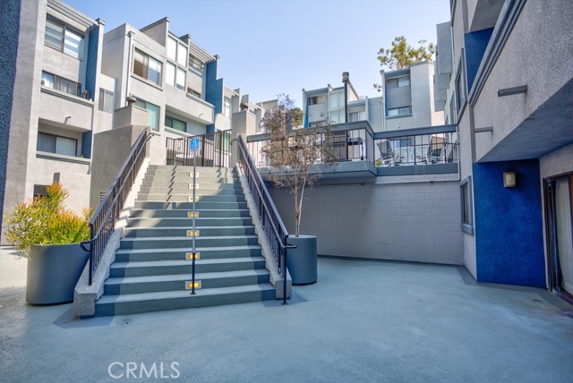 Detail Gallery Image 31 of 32 For 1940 N Highland Ave #10,  Los Angeles,  CA 90068 - 2 Beds | 2 Baths