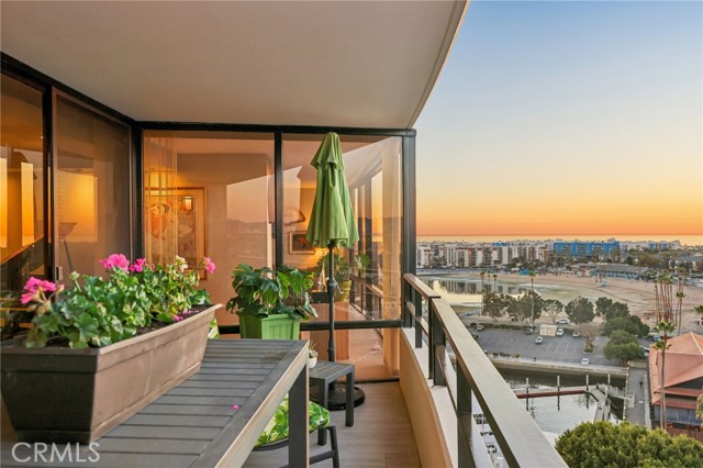 Detail Gallery Image 29 of 65 For 4265 Marina City Dr #901,  Marina Del Rey,  CA 90292 - 3 Beds | 2 Baths