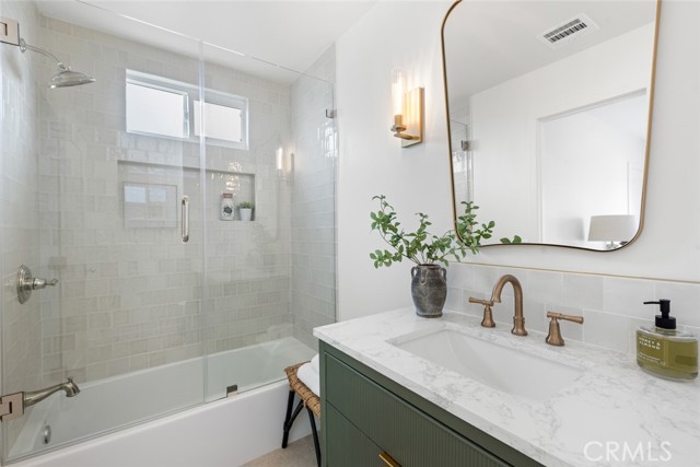 Detail Gallery Image 24 of 36 For 2271 Mira Mar, Long Beach,  CA 90815 - 3 Beds | 3 Baths