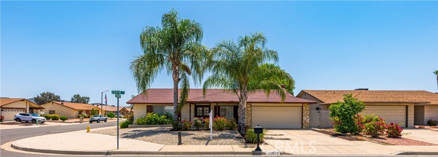 Detail Gallery Image 3 of 28 For 27879 Foxfire St, Menifee,  CA 92586 - 3 Beds | 2 Baths