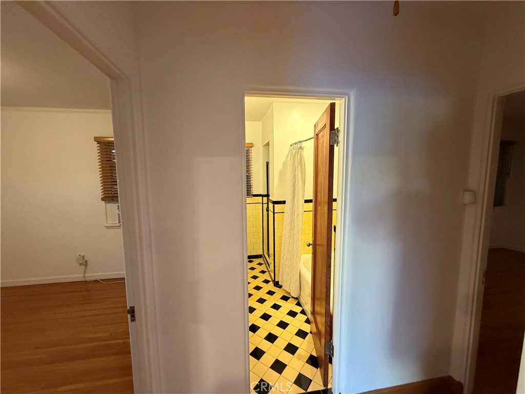 https://media.crmls.org/medias/ac90b907-686c-47d2-a7f0-1efbccb5bbb1.jpg?preset=X-Large