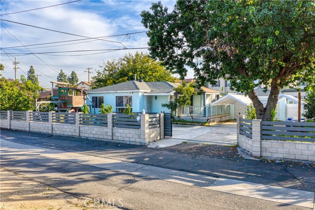 Front Image Thumbnail for CROC25278637