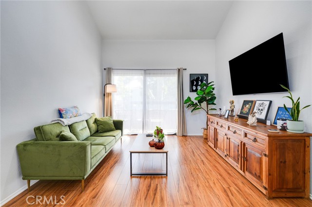 Detail Gallery Image 8 of 32 For 25003 Peachland Ave #212,  Newhall,  CA 91321 - 1 Beds | 1 Baths