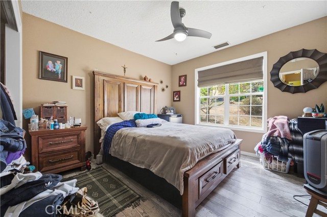 9385 Pinon Hills, Pinon Hills CA: https://media.crmls.org/medias/ac91e21b-4b0c-4640-b125-eefb68974833.jpg