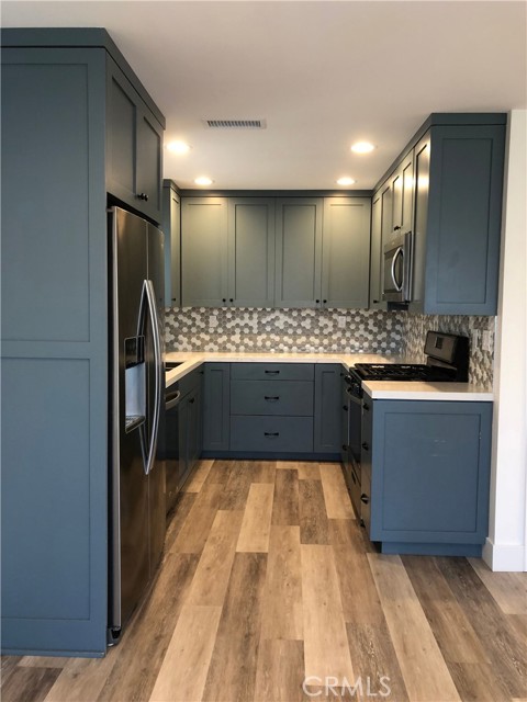 Detail Gallery Image 11 of 27 For 1505 Palm, Huntington Beach,  CA 92648 - 2 Beds | 2 Baths