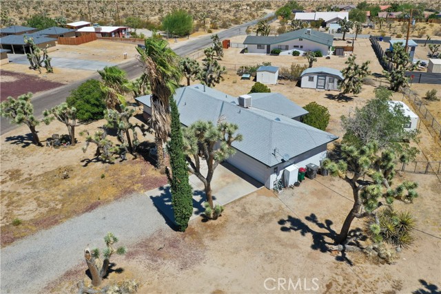 Detail Gallery Image 23 of 27 For 60140 Adobe Rd, Joshua Tree,  CA 92252 - 2 Beds | 2 Baths