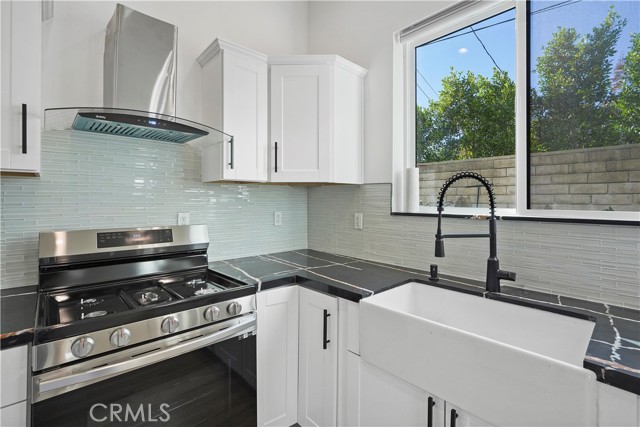 11647 N. Paso Robles Avenue, Granada Hills CA: https://media.crmls.org/medias/ac948ccc-acbe-40ad-8b9e-a599a86edd82.jpg