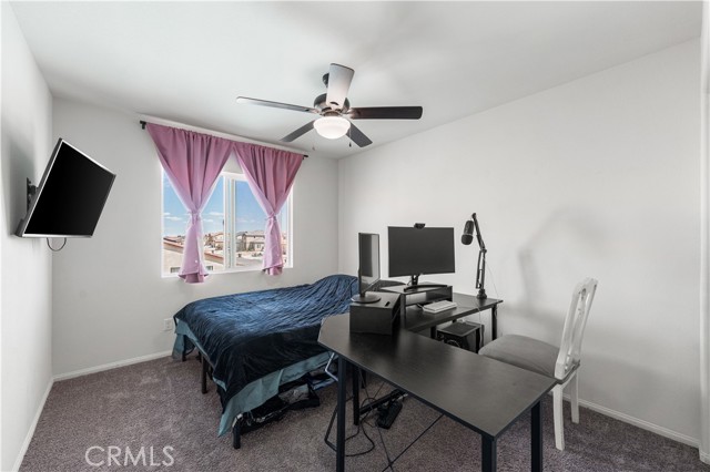 2436 Lugar Bonito Court, Rosamond CA: https://media.crmls.org/medias/ac94a74e-8d02-438f-99f2-459a9ae02eb5.jpg