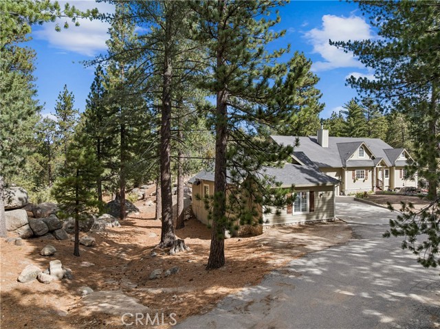 32360 Pine Manor Lane, Running Springs, CA 92382