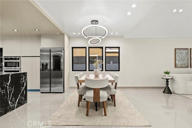 Detail Gallery Image 12 of 37 For 14242 Hortense, Sherman Oaks,  CA 91423 - 4 Beds | 4 Baths