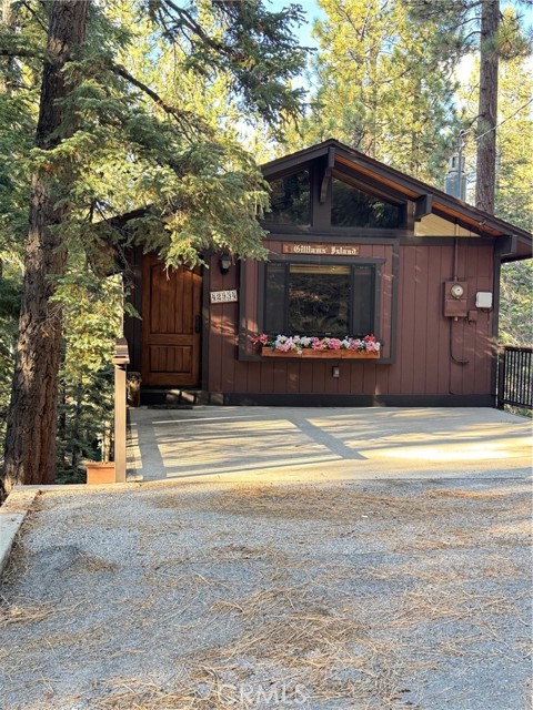42934 Falls, Big Bear Lake, CA 92315