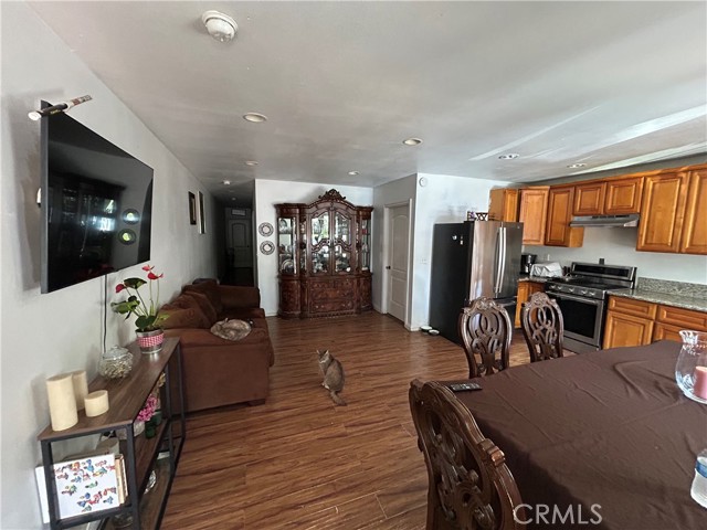 Detail Gallery Image 8 of 27 For 441 W 69th St, Los Angeles,  CA 90003 - – Beds | – Baths