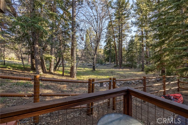 Detail Gallery Image 5 of 28 For 42721 Willow Ave, Big Bear Lake,  CA 92315 - 3 Beds | 1 Baths