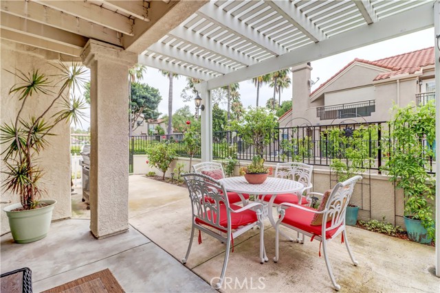 21982 Kitridge, Mission Viejo CA: https://media.crmls.org/medias/ac9618b1-e0f9-43f3-81ca-0380bcde84f0.jpg