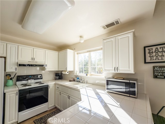 Detail Gallery Image 11 of 48 For 52955 Chapparal Dr, Oakhurst,  CA 93644 - 3 Beds | 2 Baths