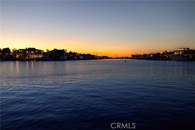 Detail Gallery Image 40 of 41 For 16631 Carousel, Huntington Beach,  CA 92649 - 4 Beds | 4/1 Baths