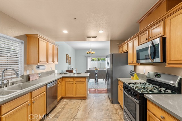 Detail Gallery Image 16 of 48 For 15721 Cobalt St #118,  Sylmar,  CA 91342 - 3 Beds | 3 Baths
