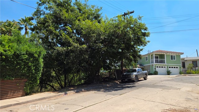 Detail Gallery Image 3 of 16 For 631 N Avenue 48, Los Angeles,  CA 90042 - – Beds | – Baths