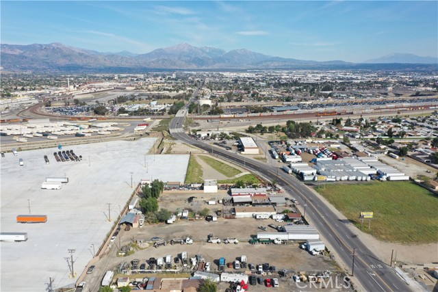 Detail Gallery Image 3 of 6 For 1966 W Rialto, San Bernardino,  CA 92410 - – Beds | – Baths
