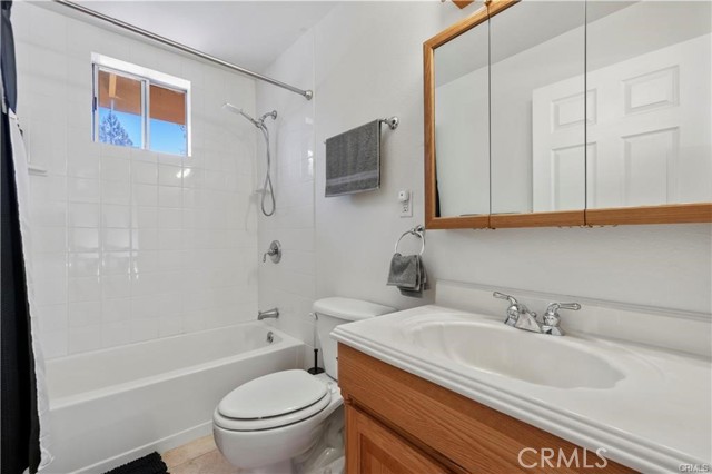1808 Freeman Drive, Pine Mountain Club CA: https://media.crmls.org/medias/ac9a022c-a2b9-42e8-b2c1-0005c3c4b903.jpg
