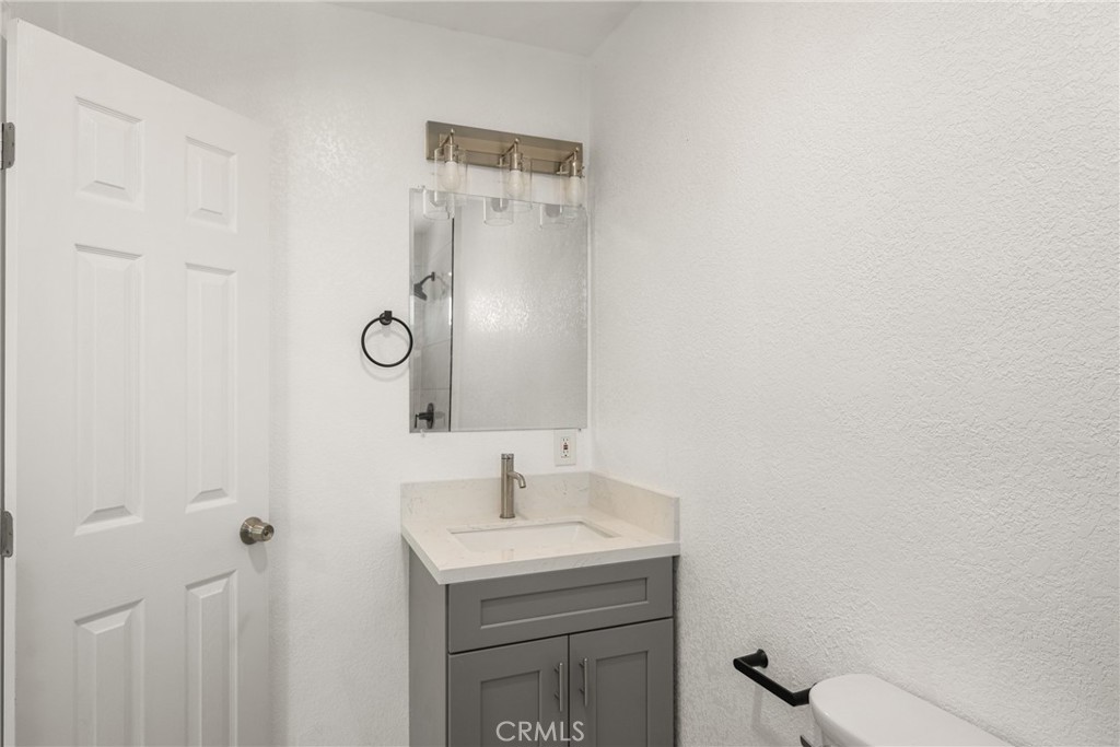 https://media.crmls.org/medias/ac9a2826-7975-4d9b-a33f-a7f762032ec4.jpg?preset=X-Large