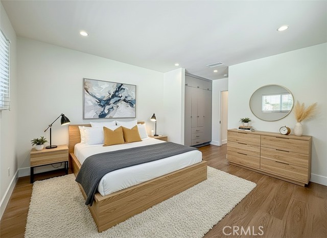 Detail Gallery Image 22 of 61 For 19501 Calvert St, Tarzana,  CA 91335 - 4 Beds | 2 Baths