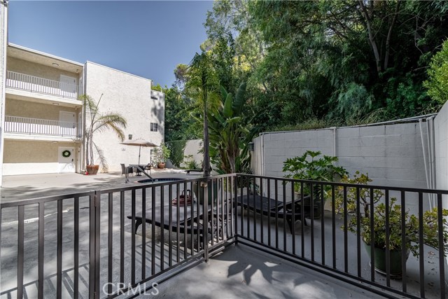1230 Horn Avenue 525