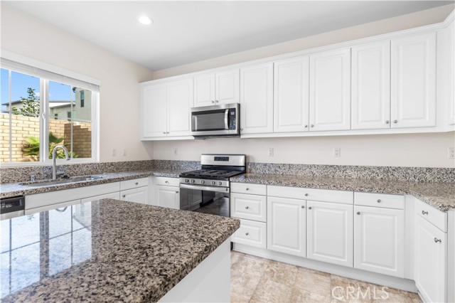 Detail Gallery Image 7 of 32 For 3449 E Sweetbay, Ontario,  CA 91761 - 4 Beds | 3 Baths