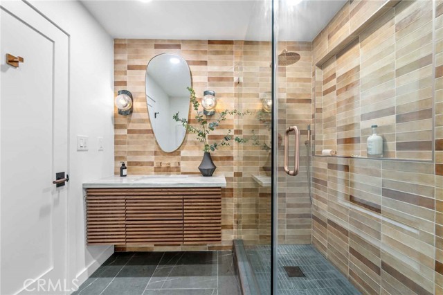 2416 Palm Avenue, Manhattan Beach CA: https://media.crmls.org/medias/ac9b7283-4454-4f9d-afbc-b10a154563f4.jpg