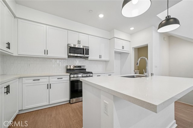 Detail Gallery Image 8 of 44 For 11048 Luminate, Rancho Cucamonga,  CA 91730 - 3 Beds | 2/1 Baths