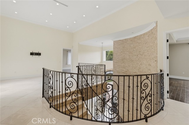 Detail Gallery Image 11 of 21 For 5667 Lubao St, Woodland Hills,  CA 91367 - 4 Beds | 5 Baths