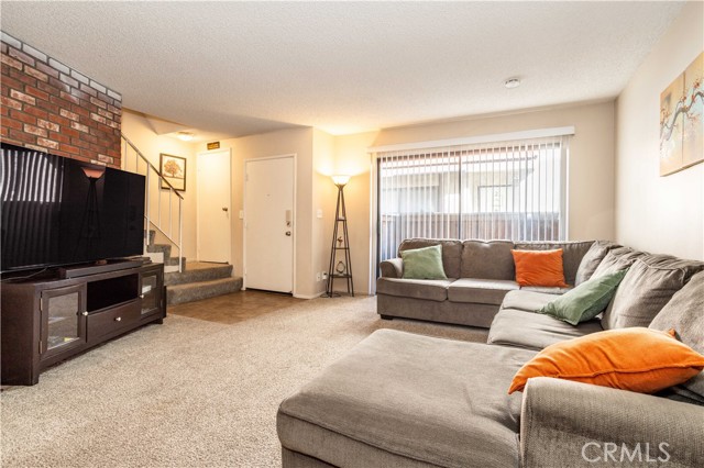 Detail Gallery Image 8 of 35 For 9505 Sylmar Ave #2,  Panorama City,  CA 91402 - 3 Beds | 2 Baths