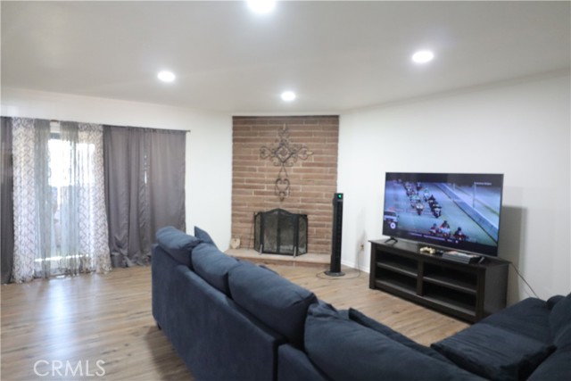 1004 Paloma Street, Bakersfield CA: https://media.crmls.org/medias/ac9e4b76-9af6-4520-8f1d-ab5ebfbe06b5.jpg
