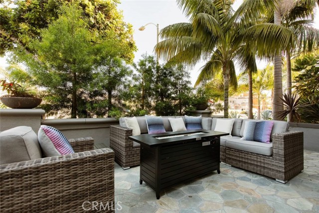 Detail Gallery Image 16 of 38 For 615 7th Street, Huntington Beach,  CA 92648 - 4 Beds | 4/1 Baths